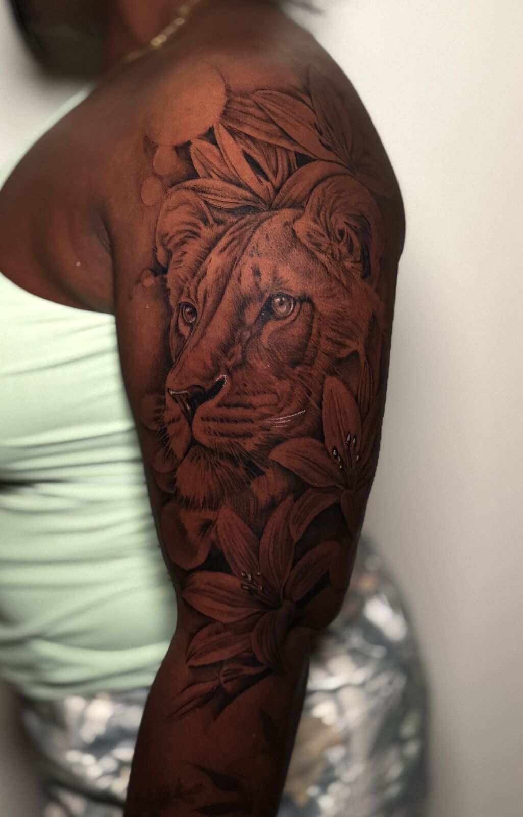 Lion with florals full arm sleeve