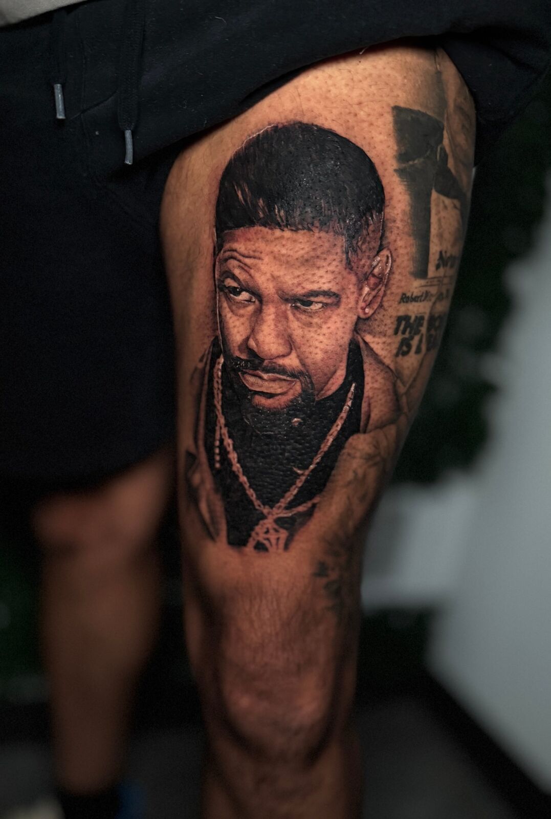 Realism portrait on a thigh